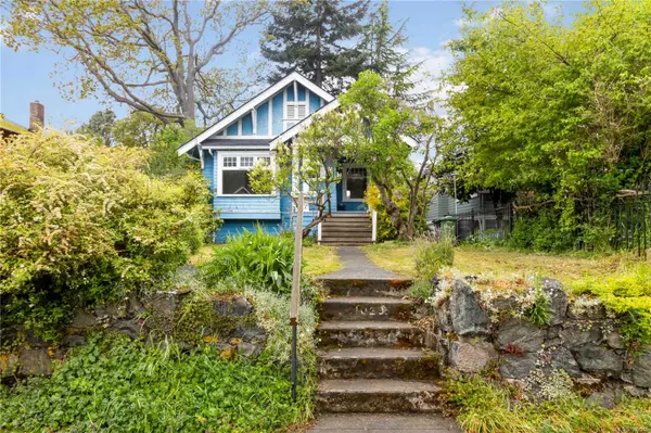 1020 Chamberlain St, Victoria, BC V8S 4B9