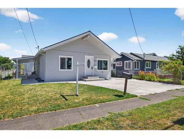 970 9TH AVE, Longview, WA 98632