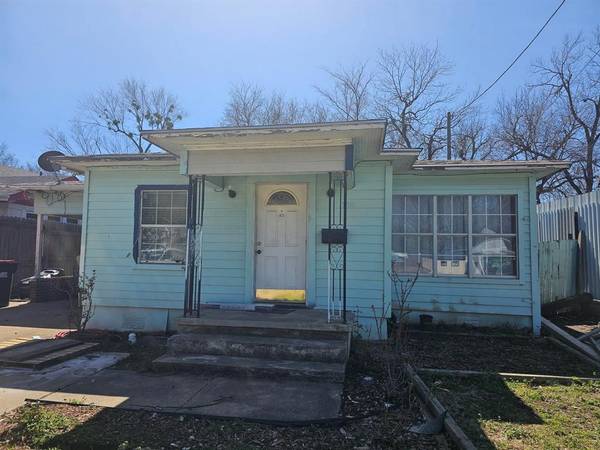 330 Pine Bluff, Paris, TX 75460