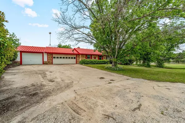 Stephenville, TX 76401,372 County Road 477