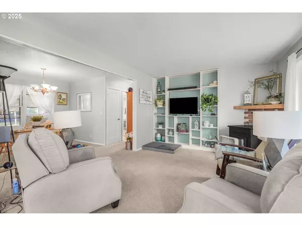 Newberg, OR 97132,1525 E 2ND ST