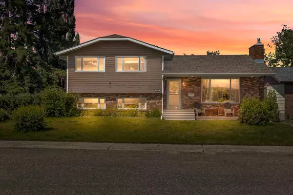 3411 51A AVE, Innisfail, AB T4G 1H4