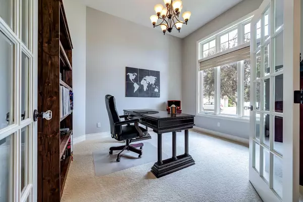 Red Deer, AB T4R 2T2,99 Alexander CRES