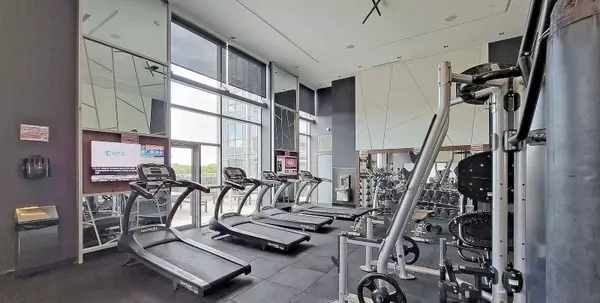 Toronto E07, ON M1S 0L7,255 Village green SQ #3303
