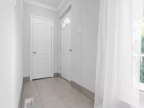 Toronto E04, ON M1L 1S6,67 Trinnell BLVD