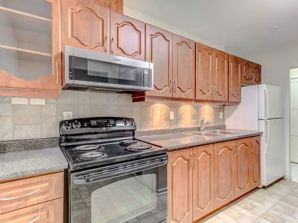 Toronto E09, ON M1E 4X2,100 Mornelle CT #1060