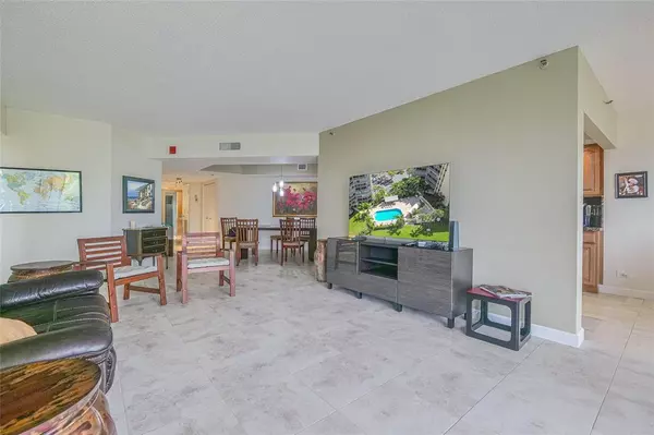 Lauderhill, FL 33319,7400 Radice Ct #407