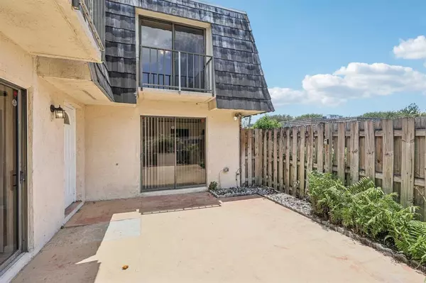 West Palm Beach, FL 33406,1660 Forest Lakes Cir