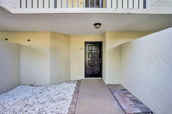 Delray Beach, FL 33444,820 Lavers Cir #G-105