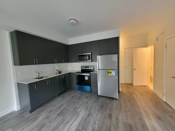 Mississauga, ON L5L 0C1,3546 Colonial DR #16