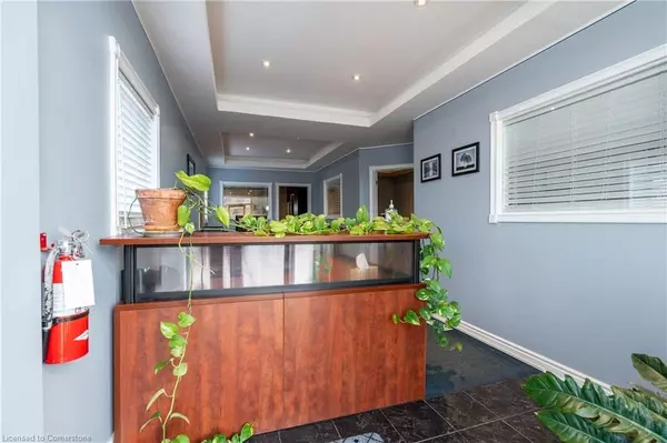 Hamilton, ON L8H 5X2,188 PARKDALE AVE N