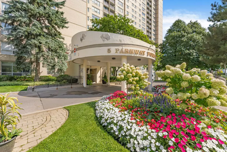 5 Parkway Forest DR #507, Toronto C15, ON M2J 1L2