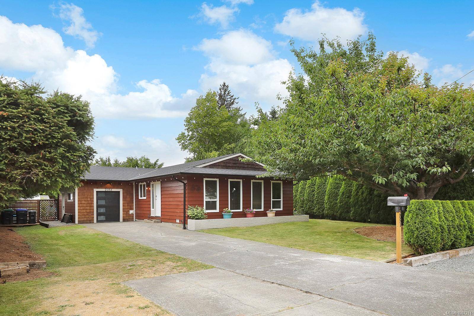 2051 Urquhart Ave, Courtenay, BC V9N 3K8