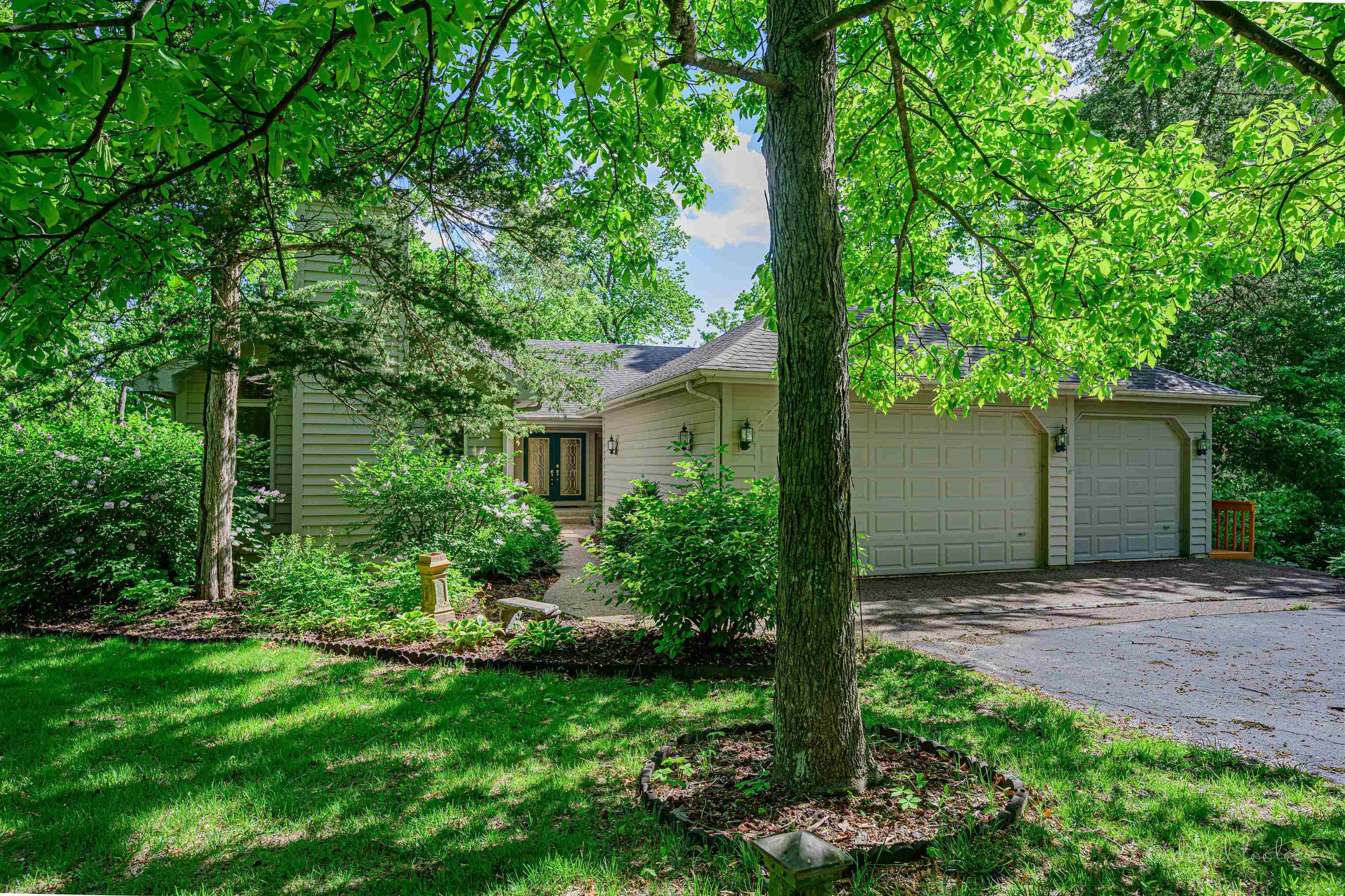 18 Colony Lane, Galena, IL 61036