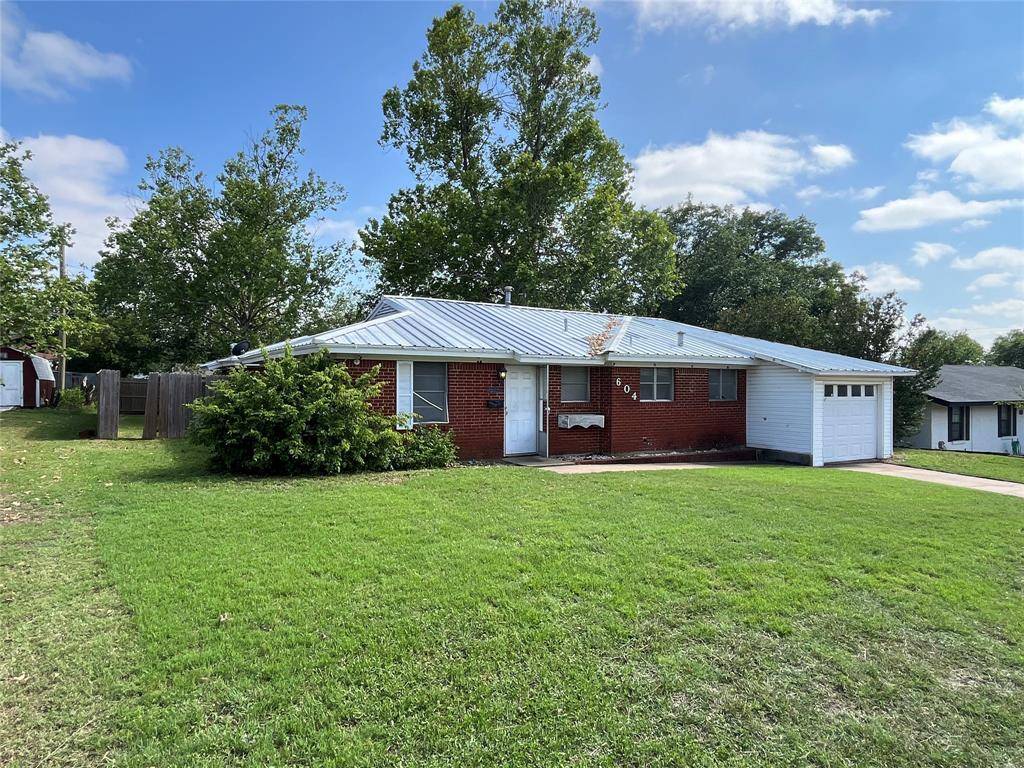Weatherford, TX 76086,604 E 5th Street