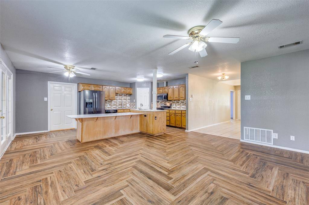 Bonham, TX 75418,715 Mockingbird Street