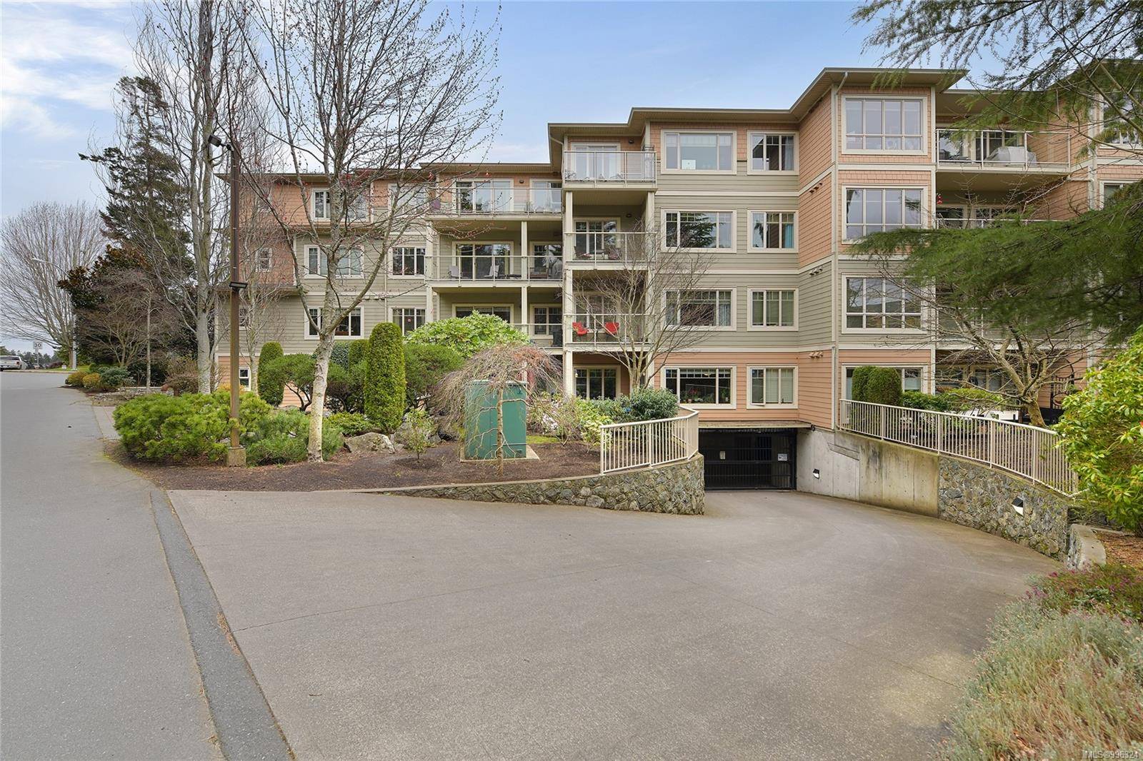 View Royal, BC V9A 7M7,125 Aldersmith Pl #307