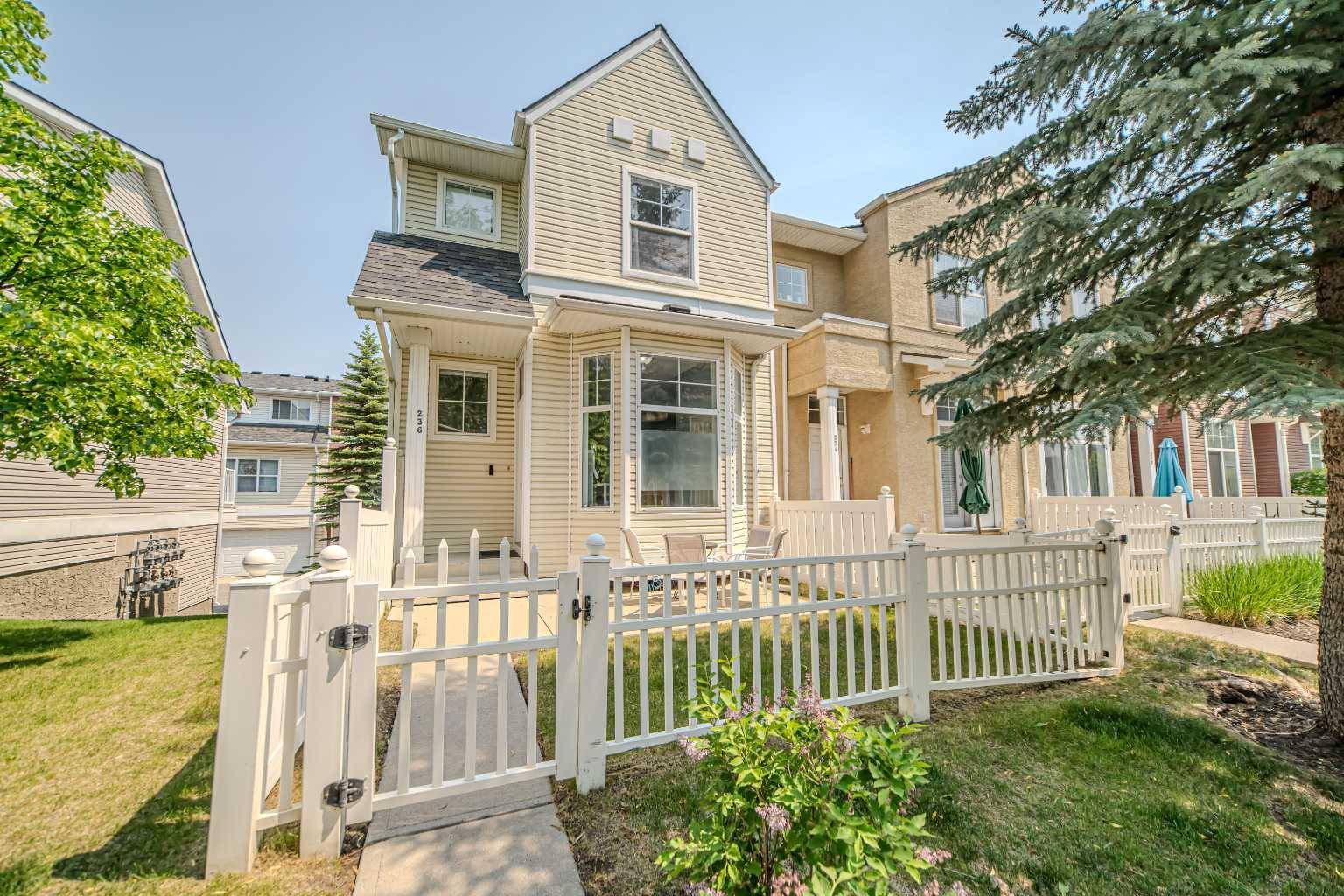 236 McKenzie Towne Link Southeast, Calgary, AB T2Z 4G3