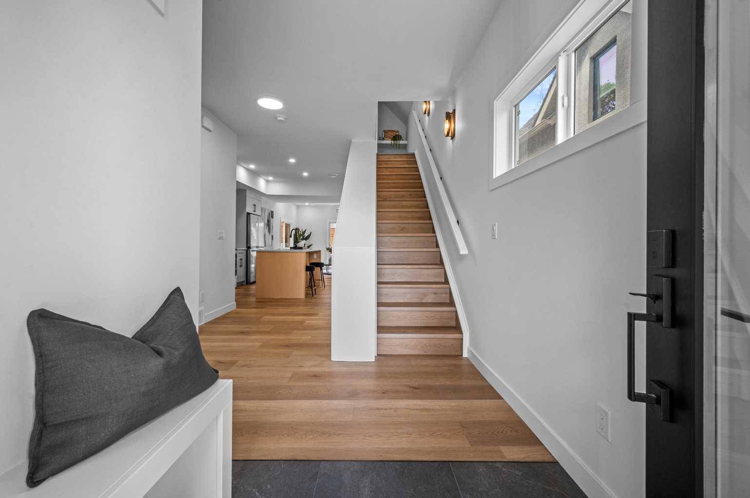 Calgary, AB T2T 4R7,1815 17A ST Southwest
