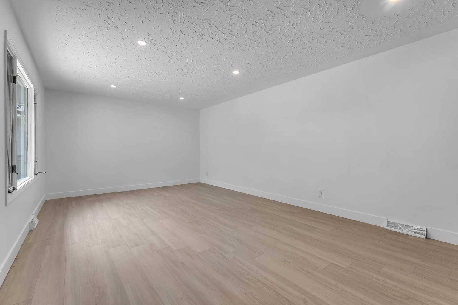 Calgary, AB T2E 4V6,1027 18 ST Northeast