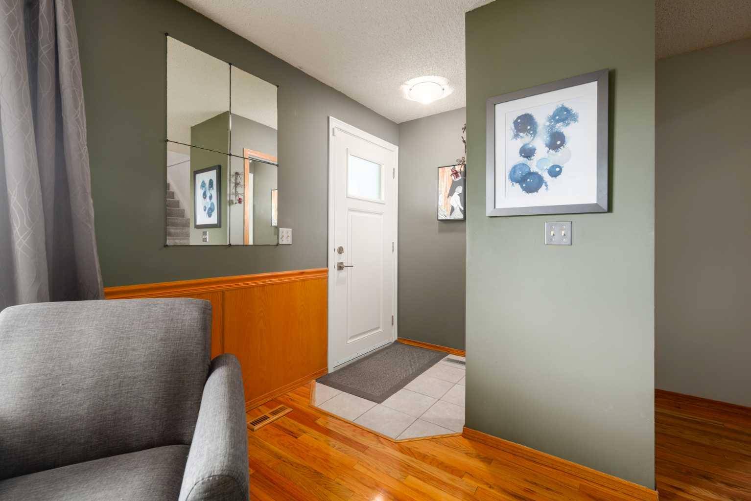 Calgary, AB T2Y 1A6,131 Shawmeadows Close SW