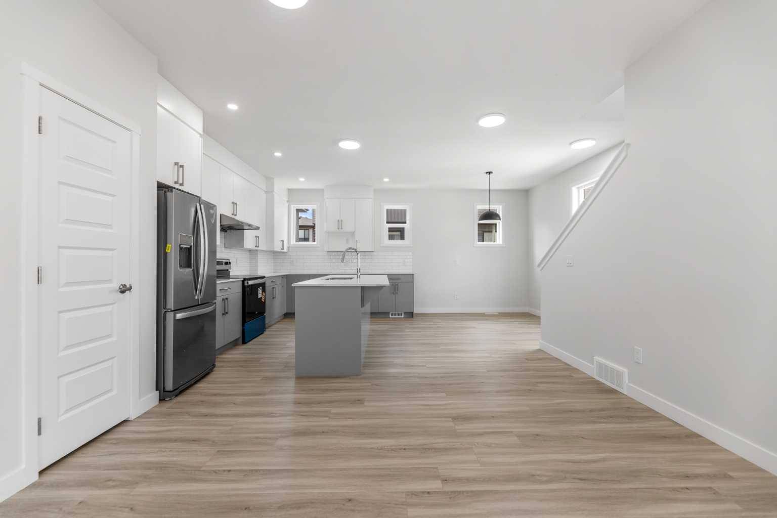 Calgary, AB T3N 2N8,90 Corner Meadows MNR Northeast #604