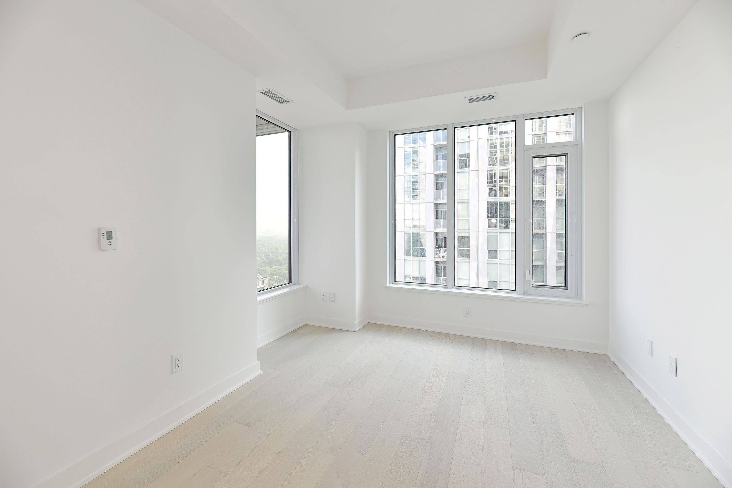 Toronto C02, ON M4W 1L2,11 Yorkville AVE #4604