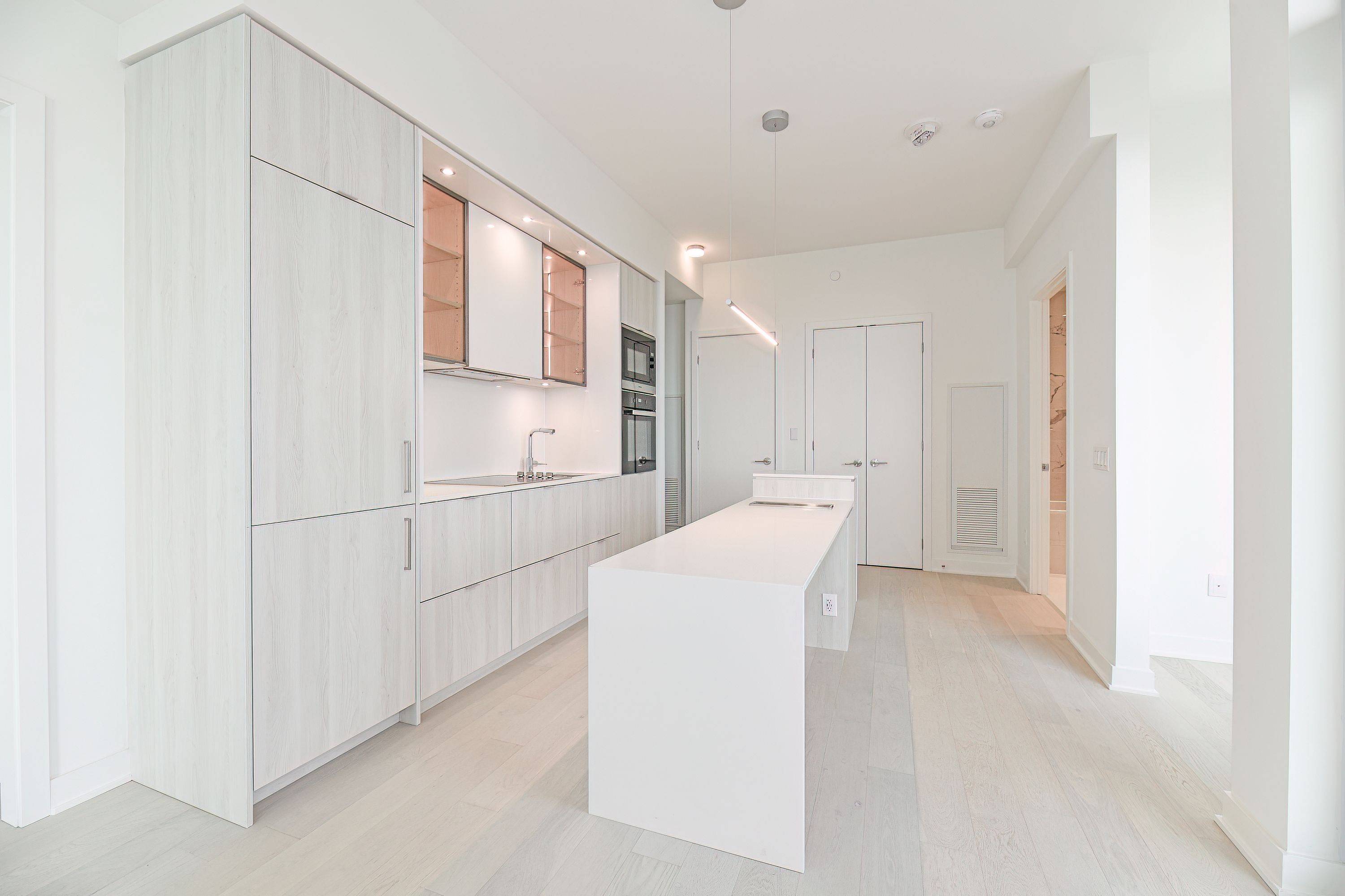 Toronto C02, ON M4W 1L2,11 Yorkville AVE #4604