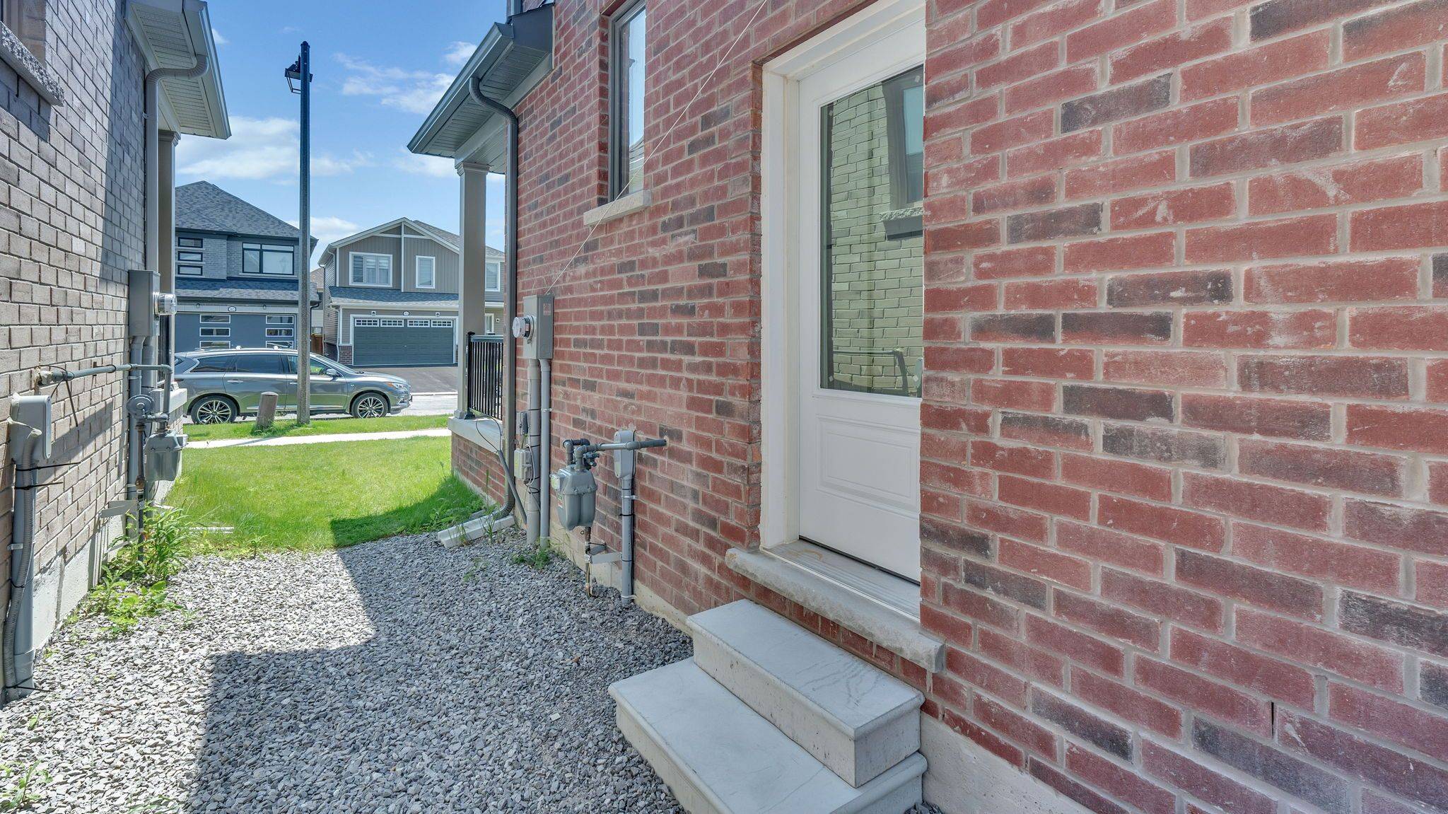 Oshawa, ON L1L 0S2,964 Lockie DR