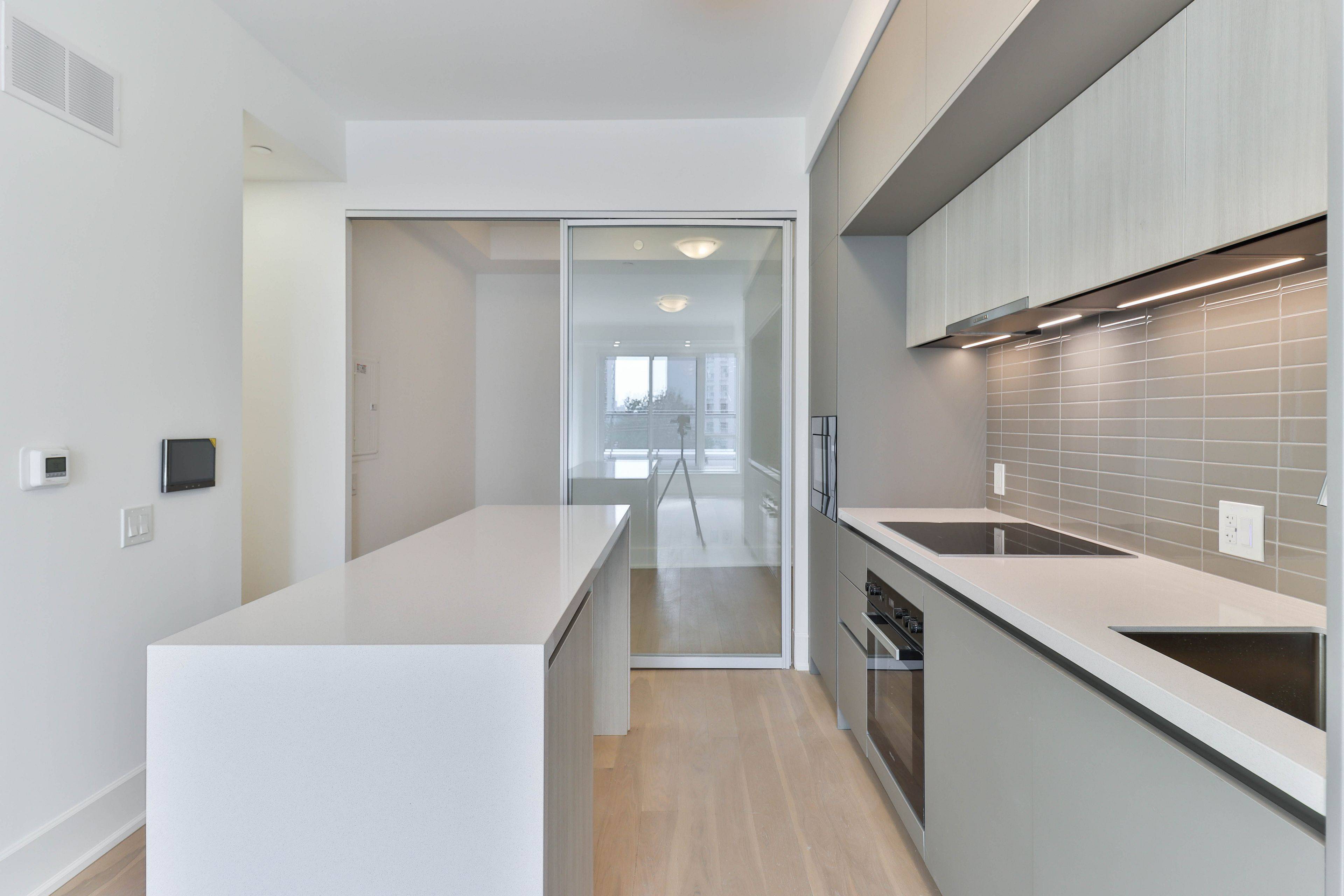 Toronto E03, ON M4K 2P7,800 Broadview AVE #406