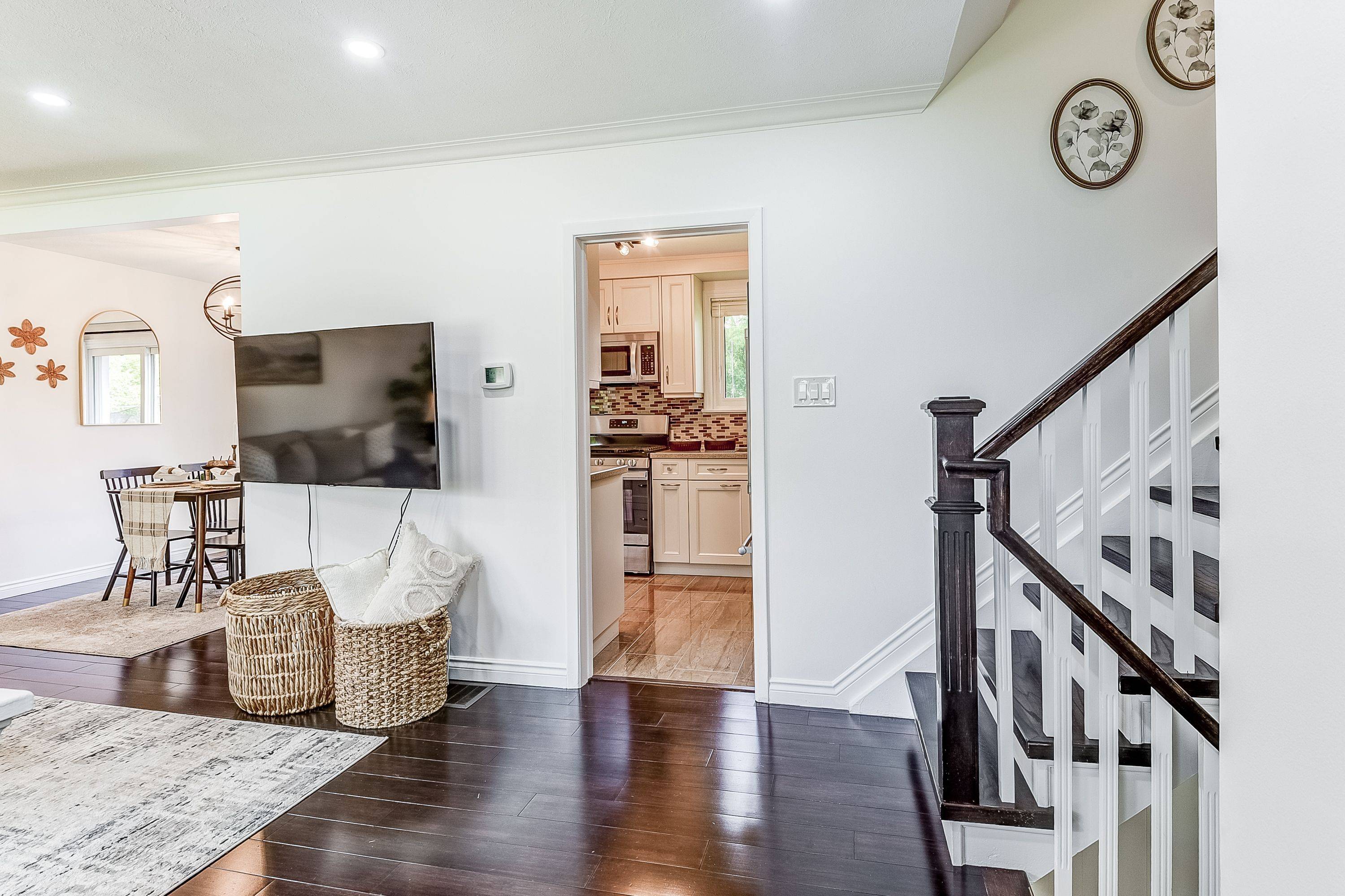 Toronto E10, ON M1C 2M3,22 Ravine Park CRES