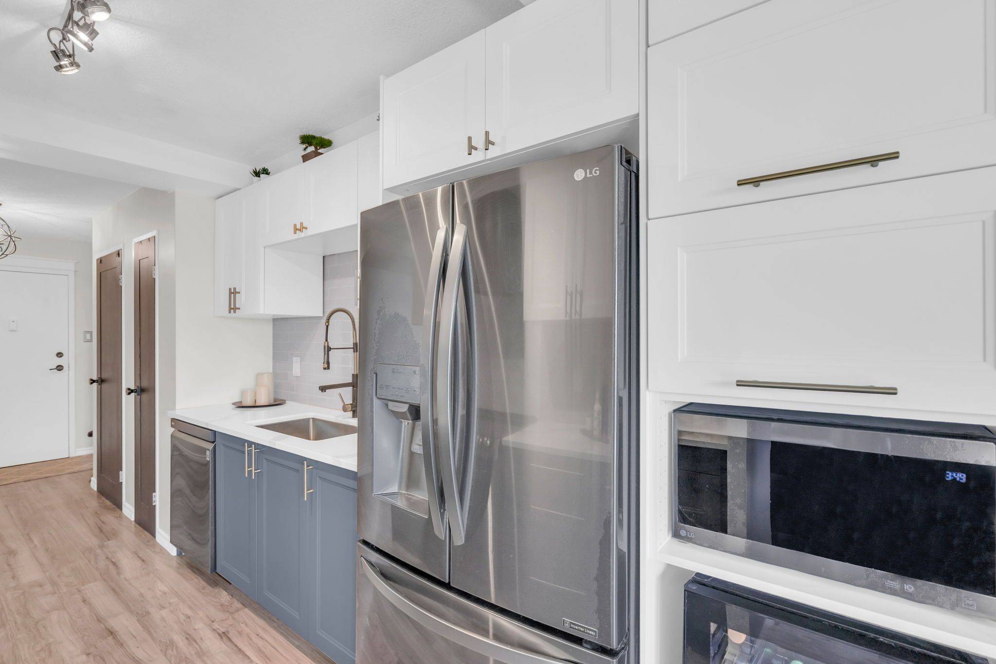 Newmarket, ON L3Y 5V6,20 William Roe BLVD #504