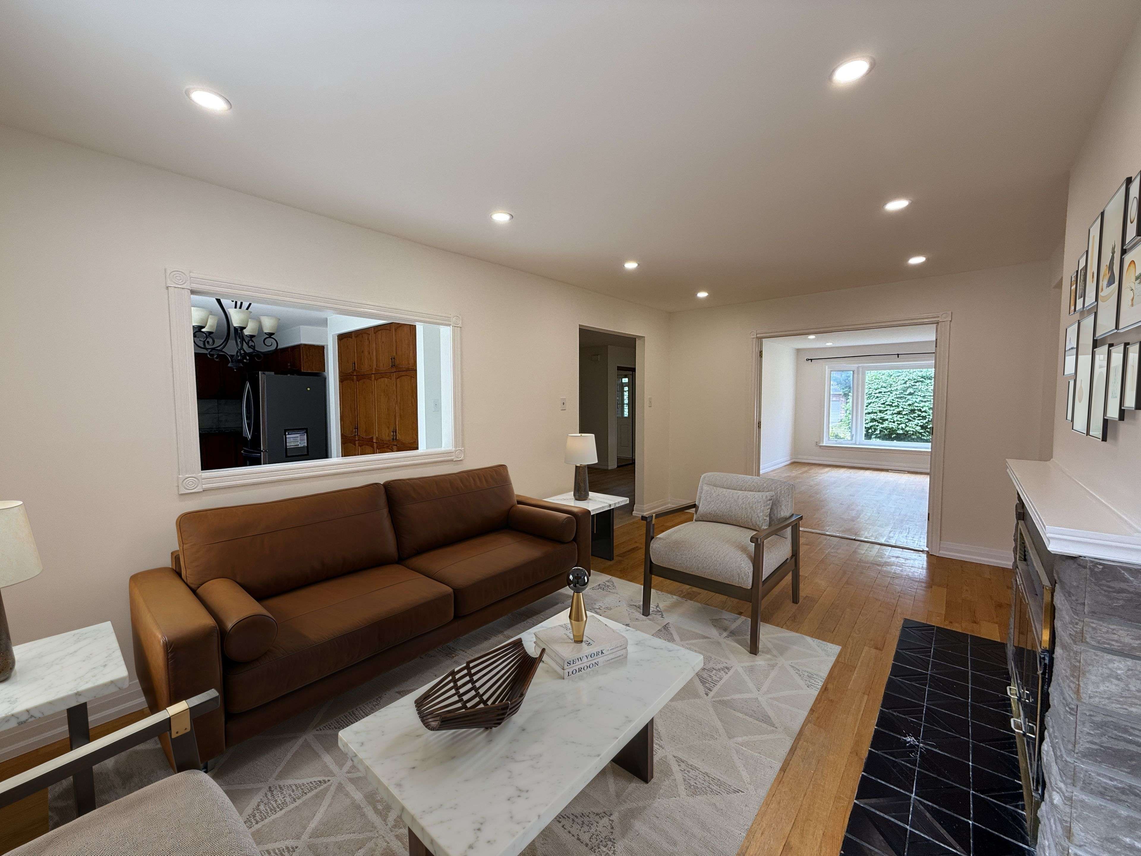 Newmarket, ON L3Y 7J3,770 Leslie Valley DR