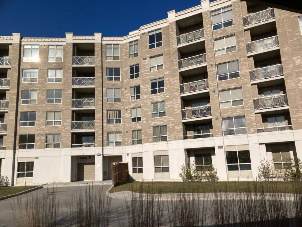 Markham, ON L3T 7S7,2200 John ST #406