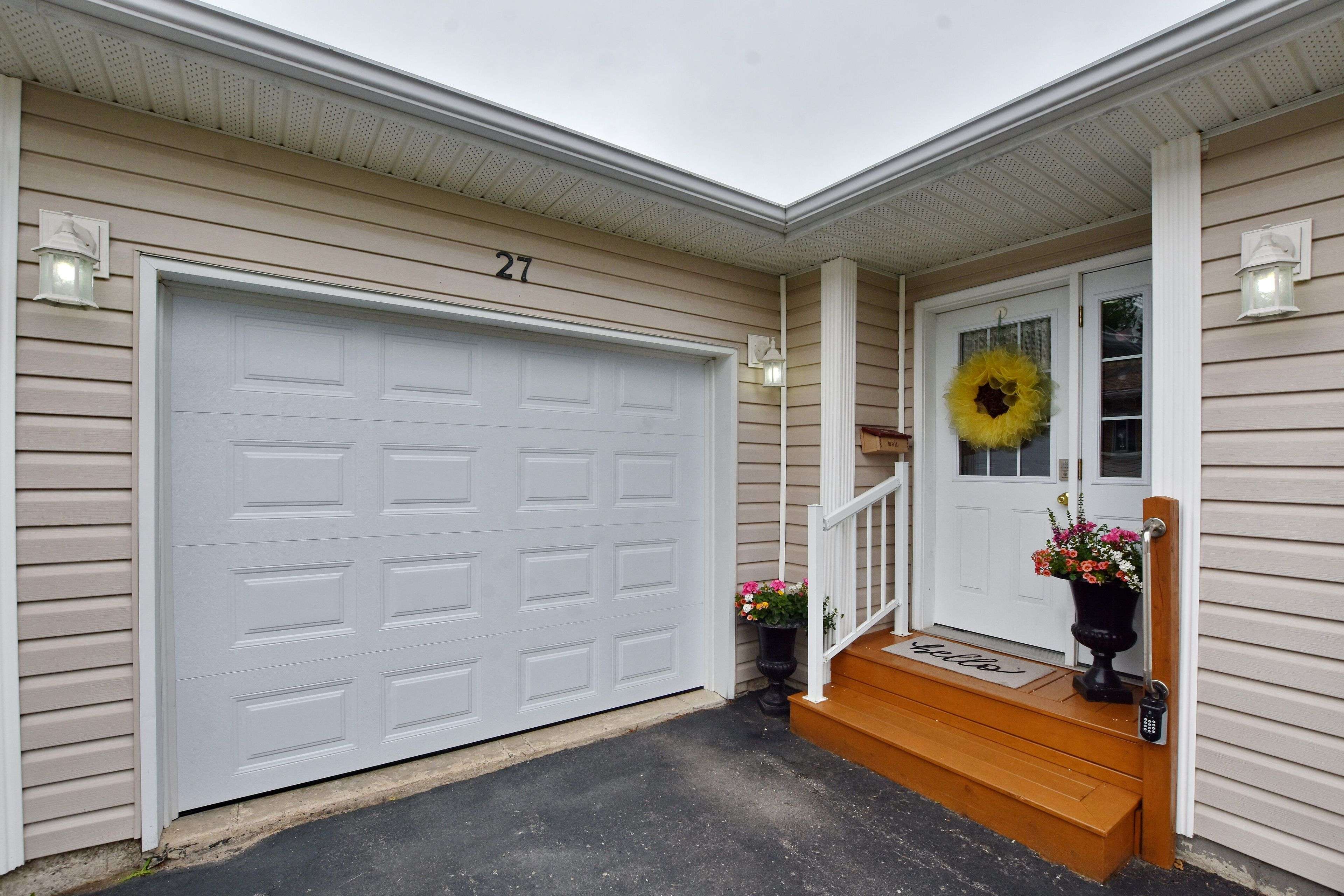 27 PENNSYLVANIA AVE, Wasaga Beach, ON L9Z 3A8