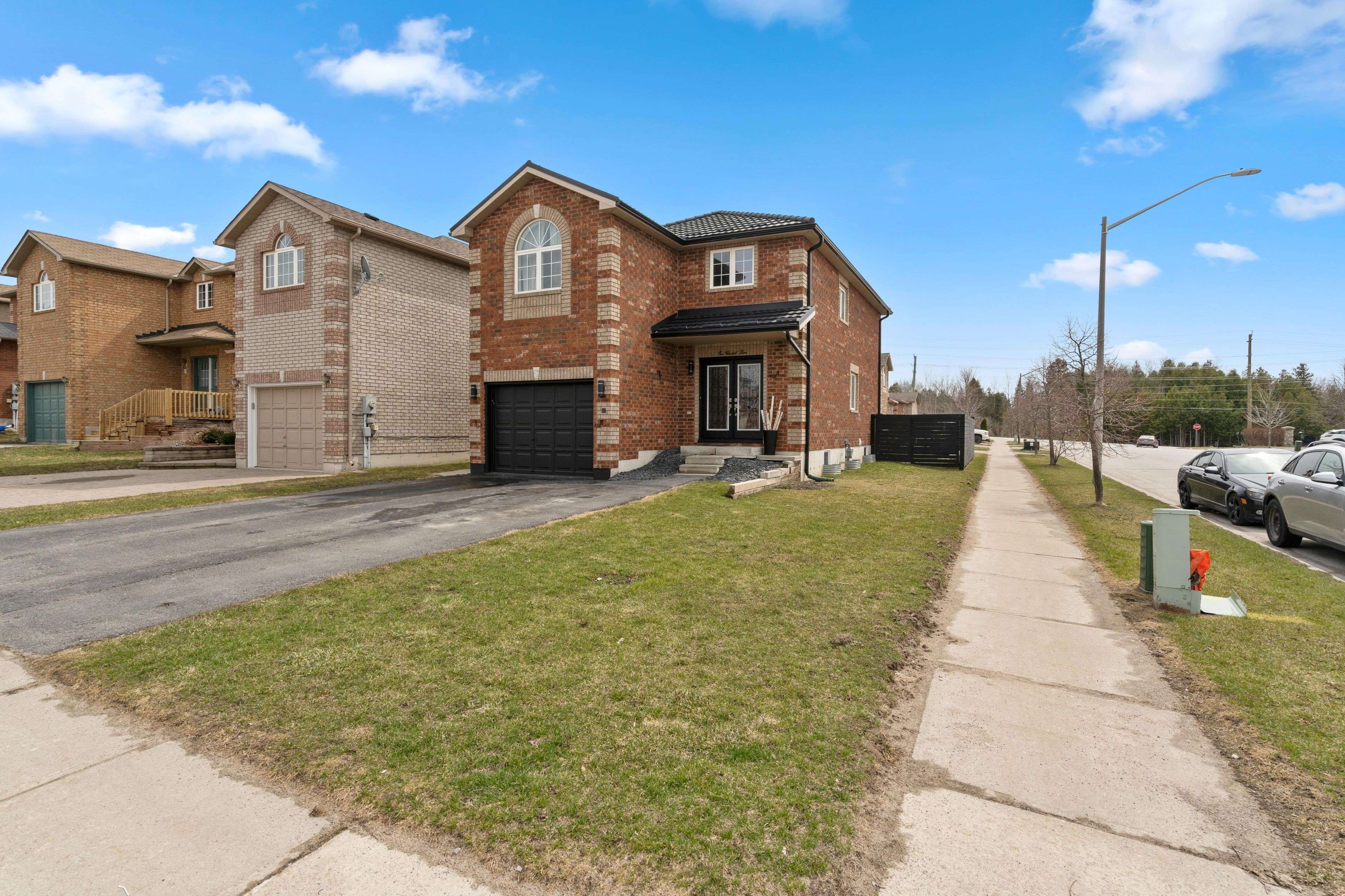 Barrie, ON L4N 5X4,1 Glenhill DR