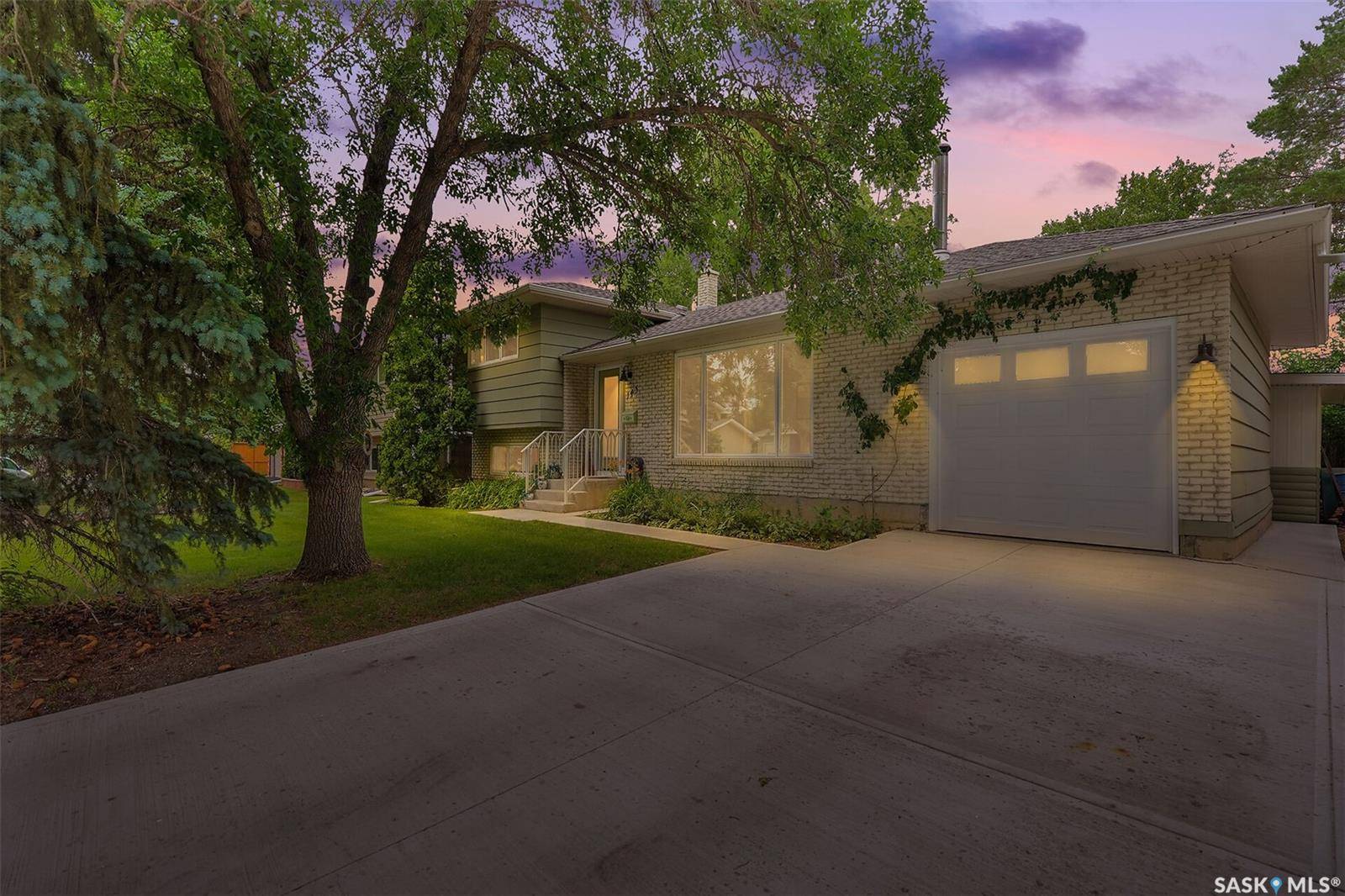 Regina, SK S4S 4T2,145 Davidson CRESCENT