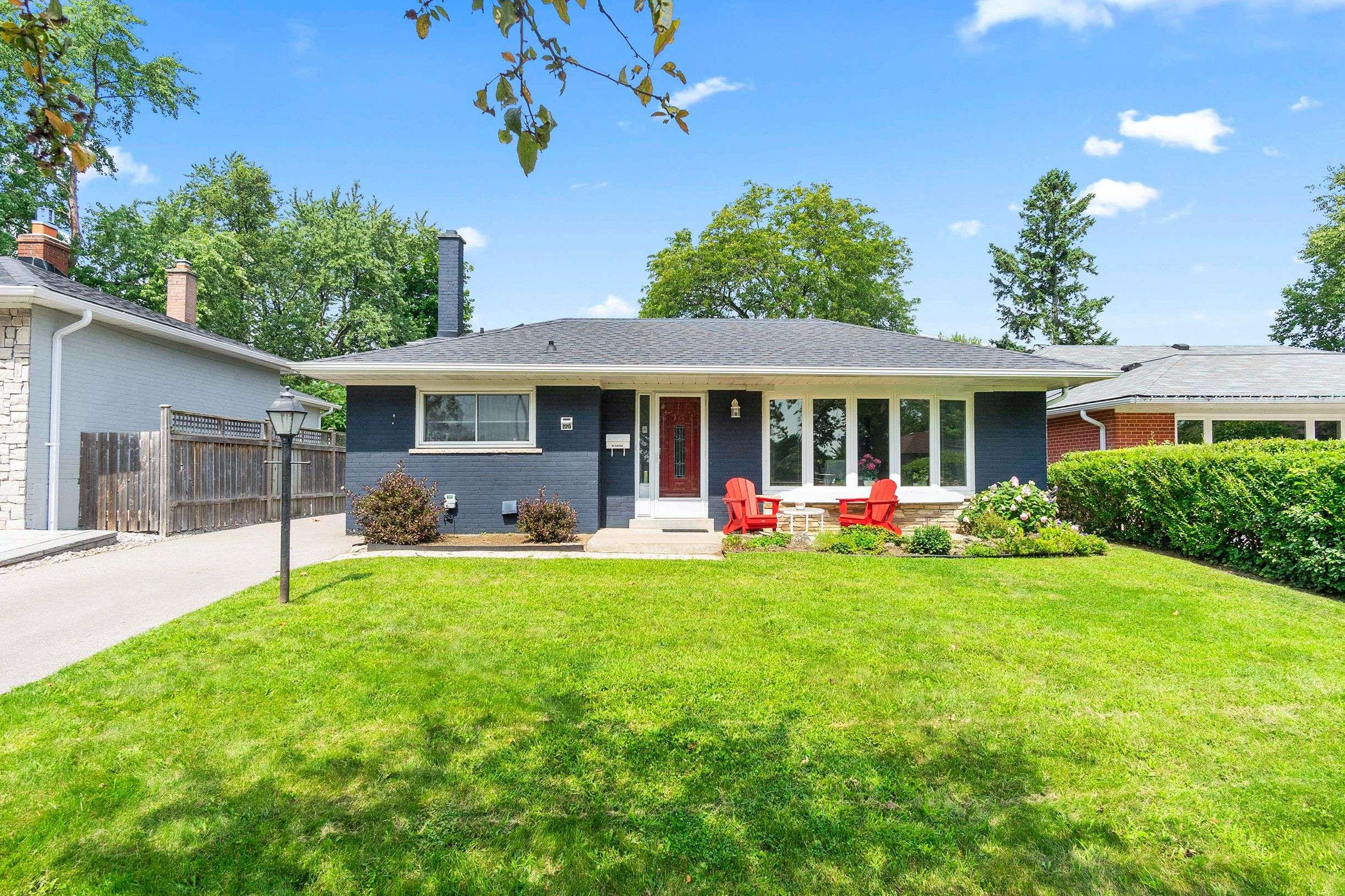 2213 Utley RD,  Mississauga,  ON L5J 1X3