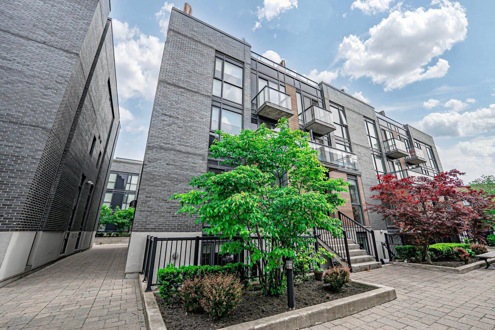 Toronto W02, ON M6P 0A9,15 Sousa Mendes ST #402