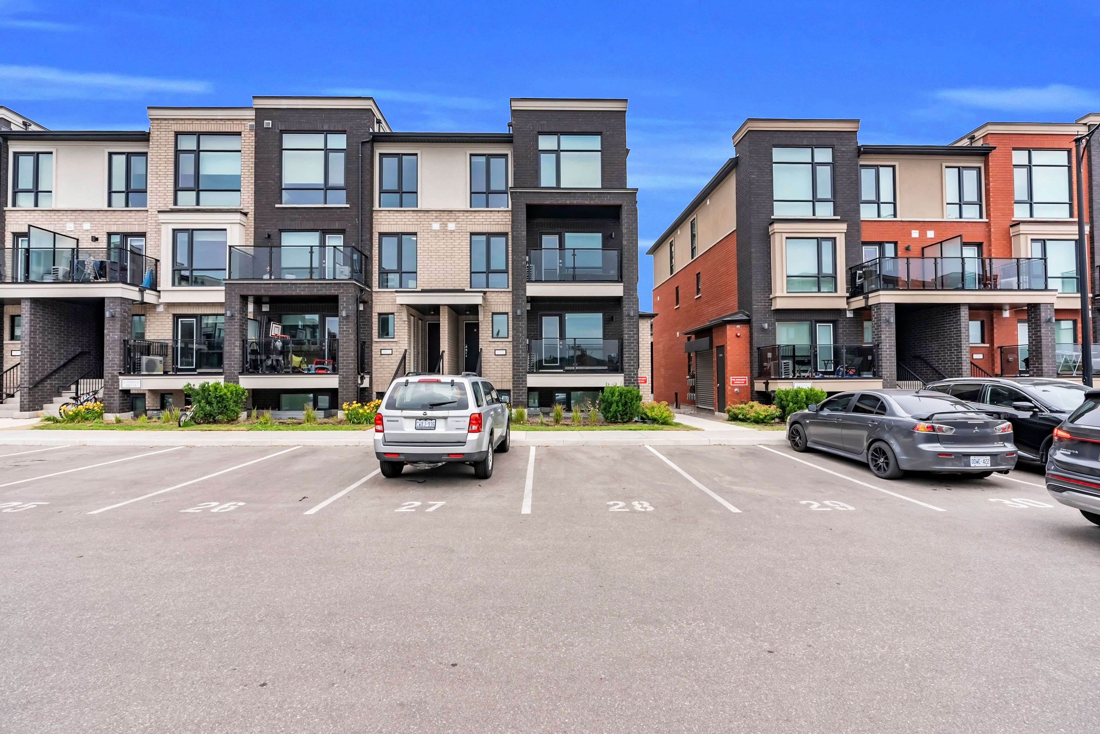 185 Veterans DR #16, Brampton, ON L7A 5L2