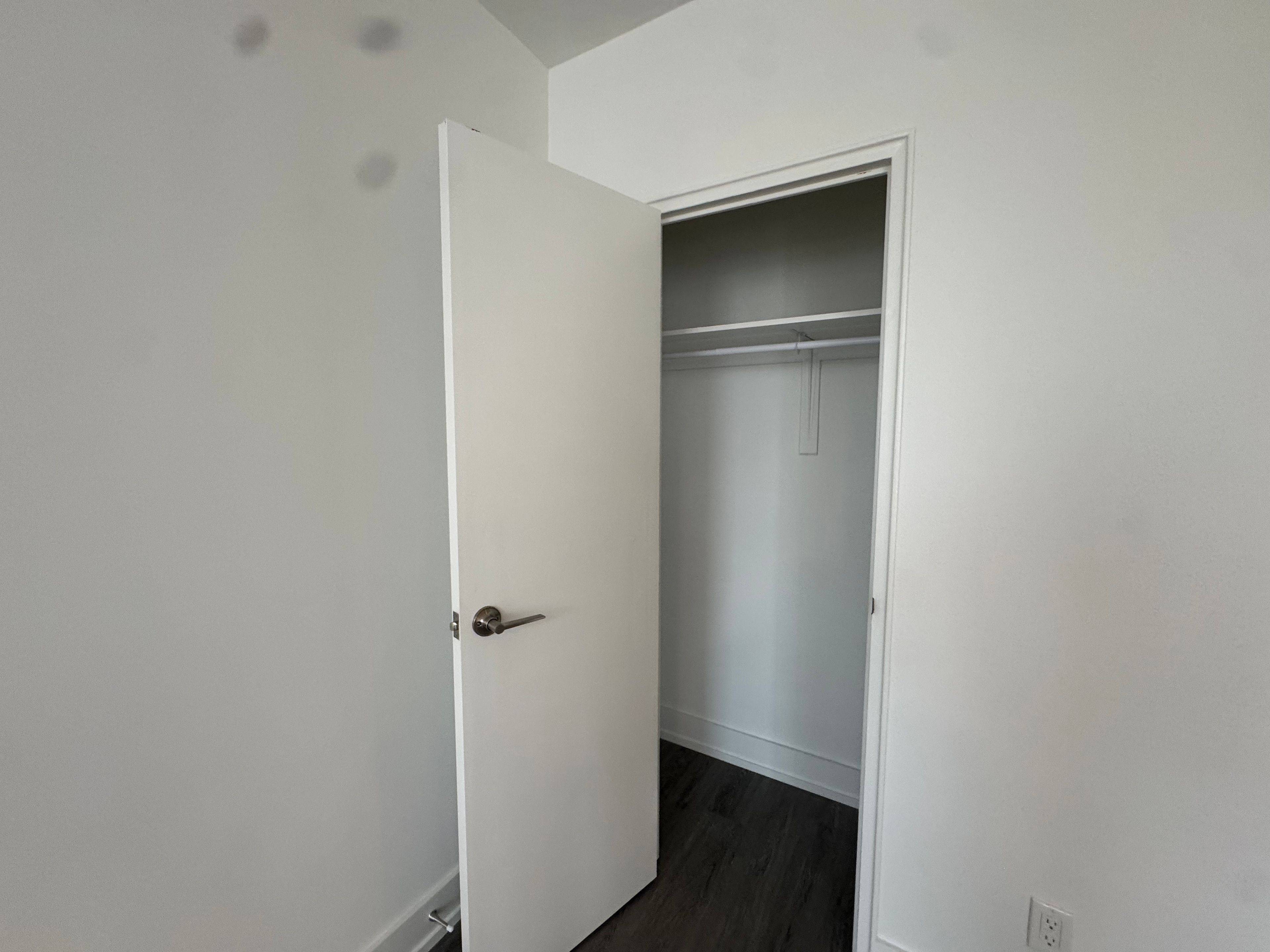 Toronto W01, ON M6K 2G3,135 Tyndall AVE #0505