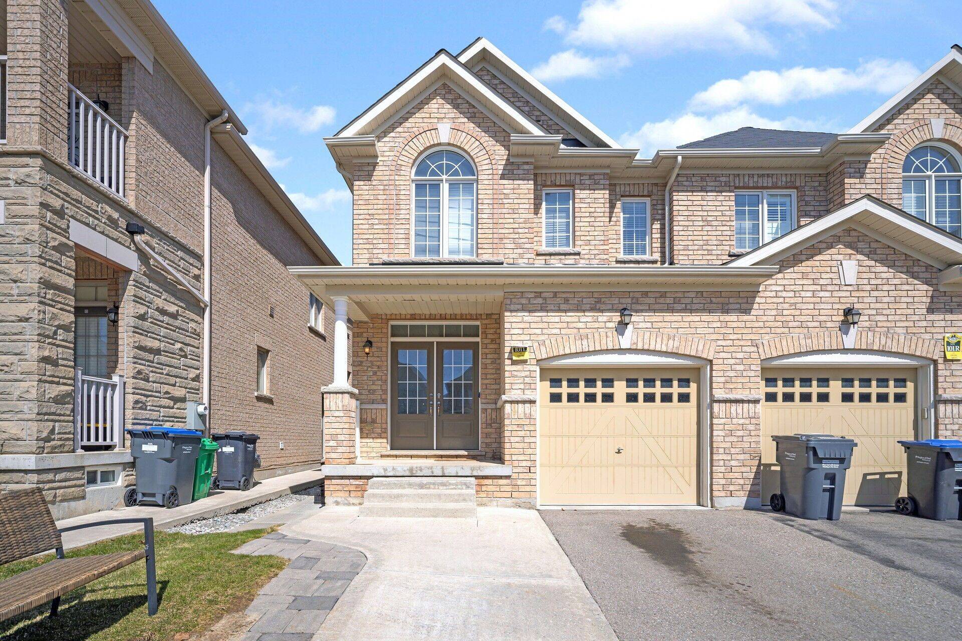 Brampton, ON L6X 5M4,15 Ebury DR