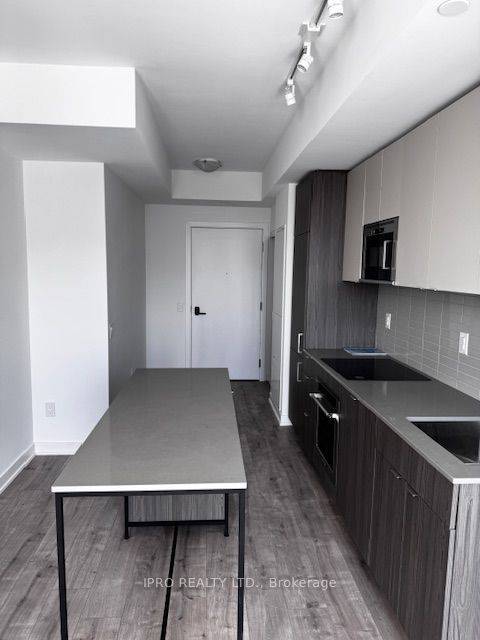 Mississauga, ON L5H 0A9,220 Messinnihe WAY #617