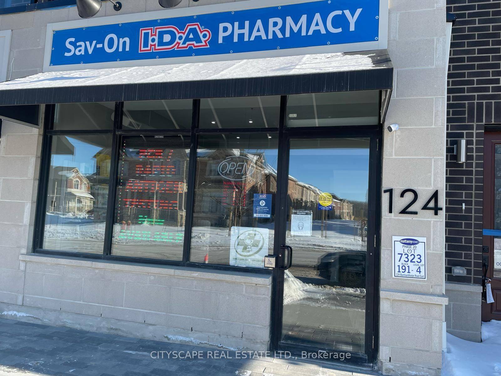 124 Burnhamthorpe RD E #1, Oakville, ON L6H 0X9