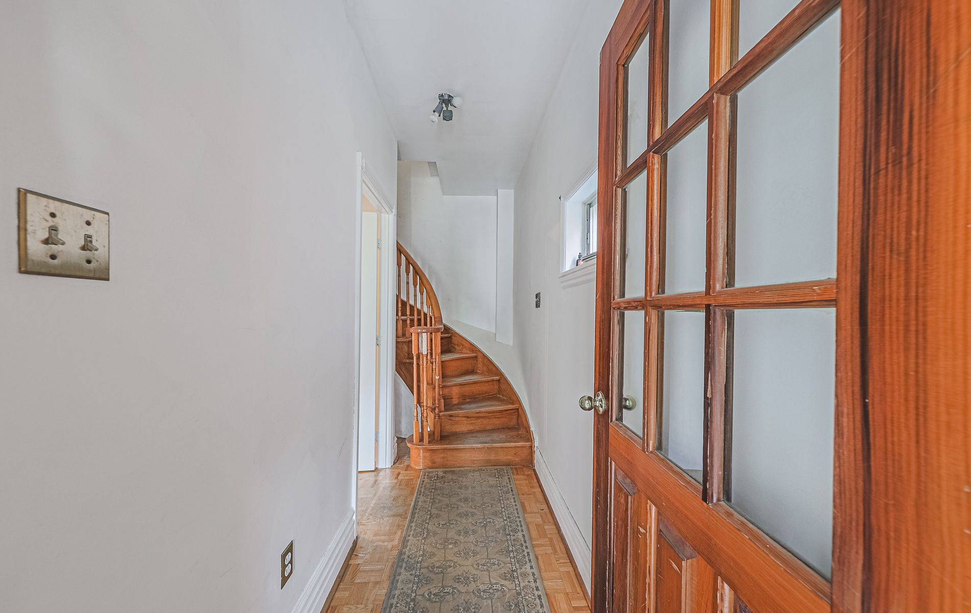 Toronto W02, ON M6H 2P8,484 Concord AVE #Main