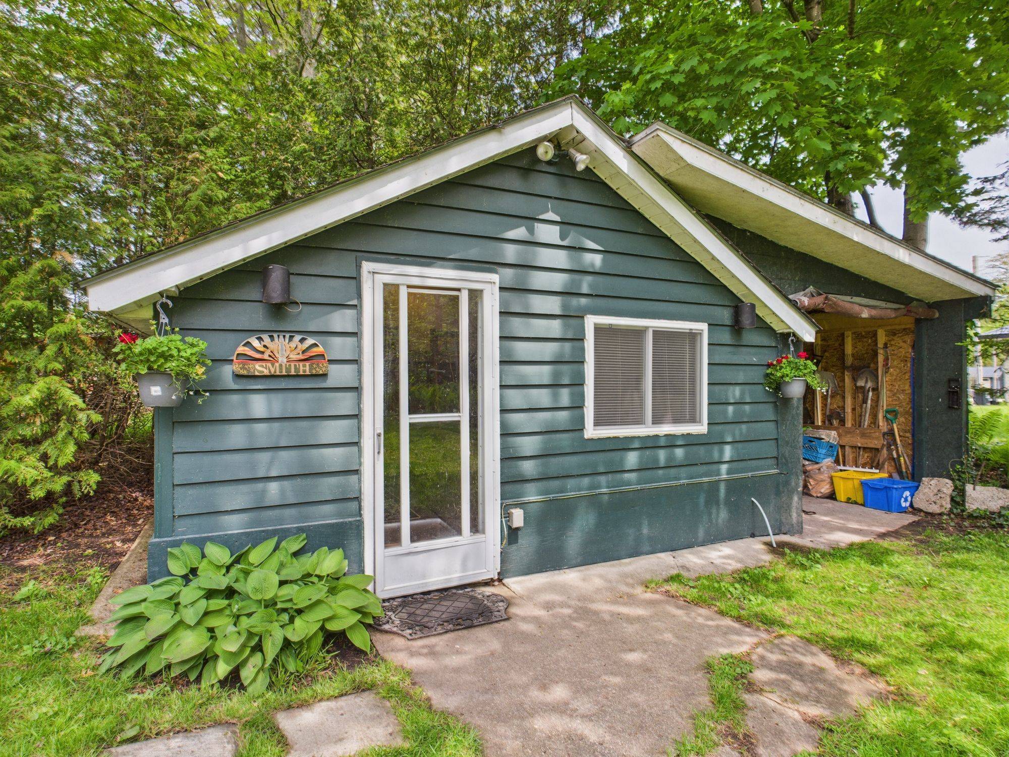 Huron-kinloss, ON N2Z 2X3,702 Yosacha PL