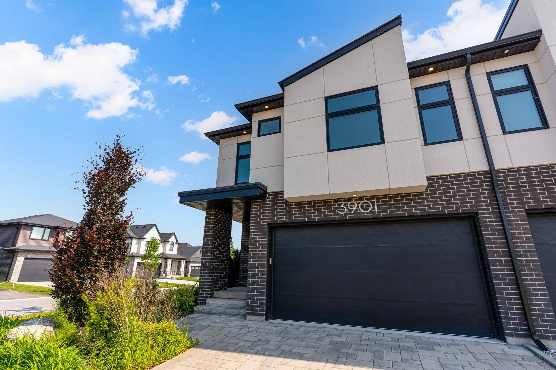 Fort Erie, ON L0S 1S0,3901 Mitchell Cres CRES
