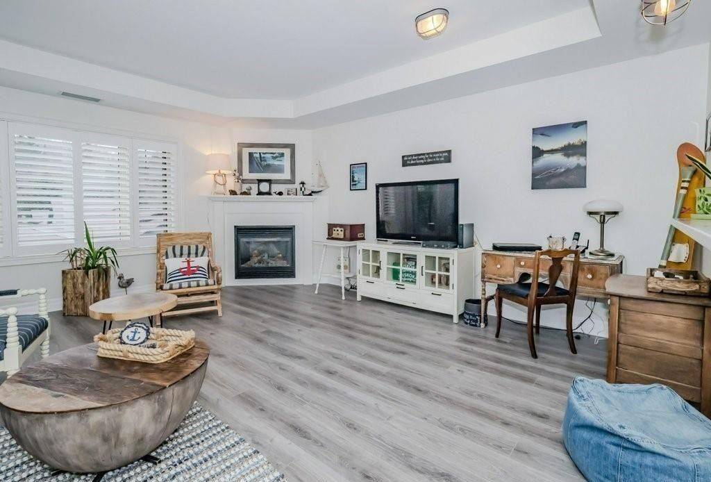 Gravenhurst, ON P1P 1Z9,130 Steamship Bay RD #208