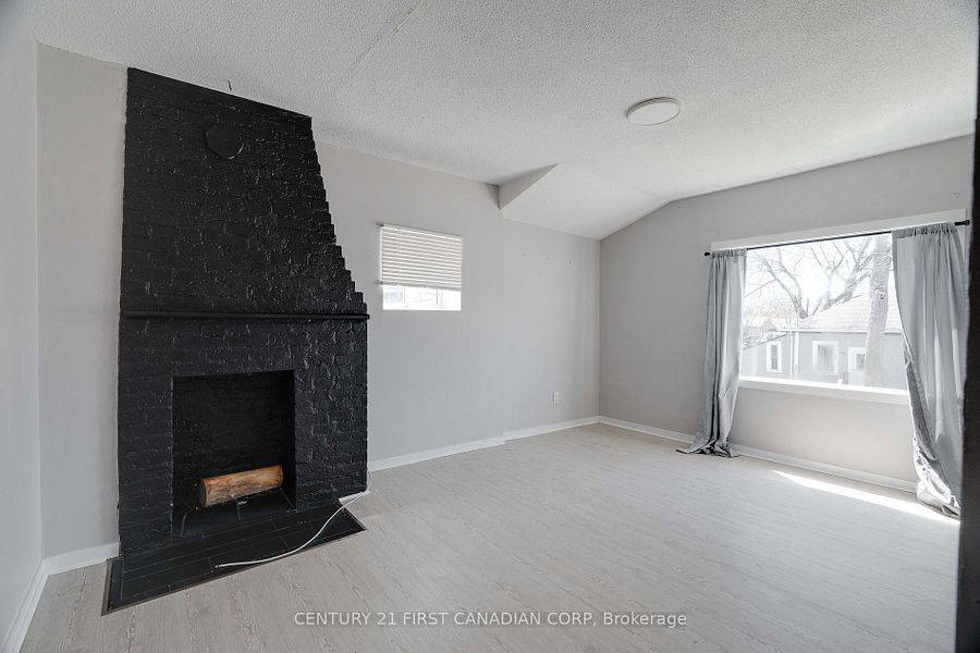 London East, ON N5Z 2A3,140 Rectory ST