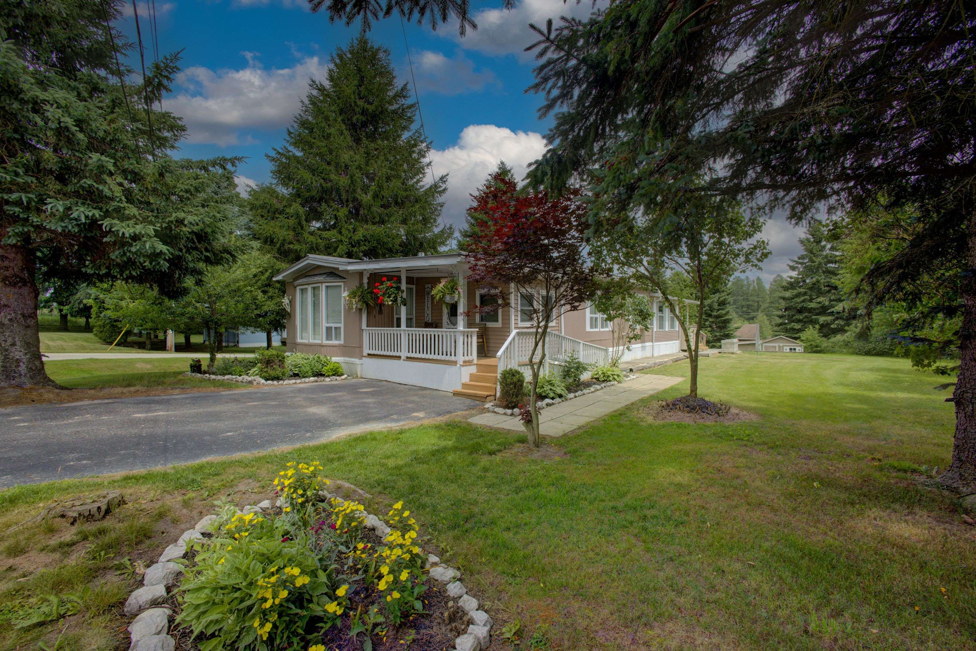 Wellington North, ON N0G 2L0,5 Grand Vista DR